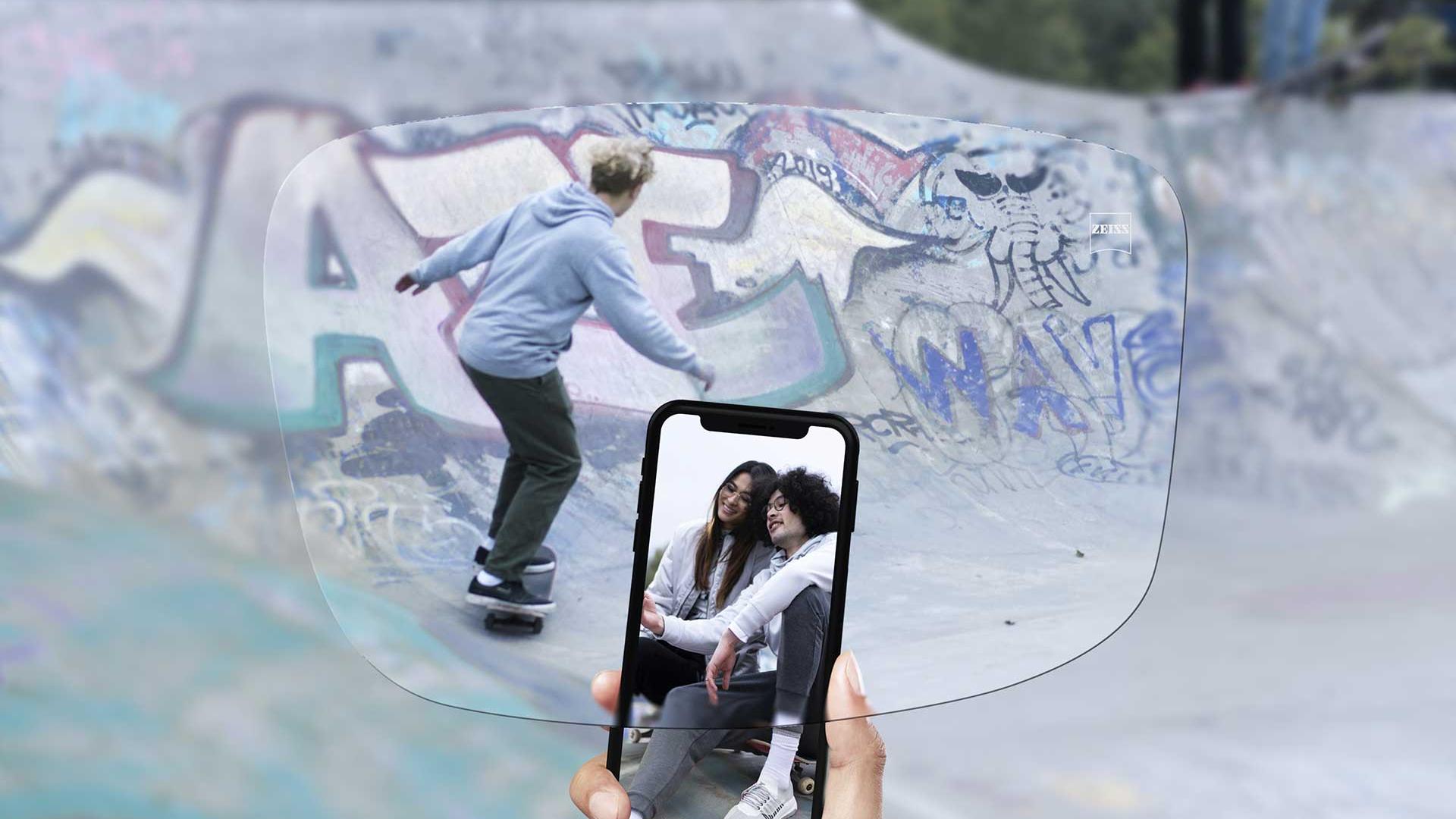 Bilde av en skatepark gjennom ZEISS enstyrke SmartLife Young-glass. 