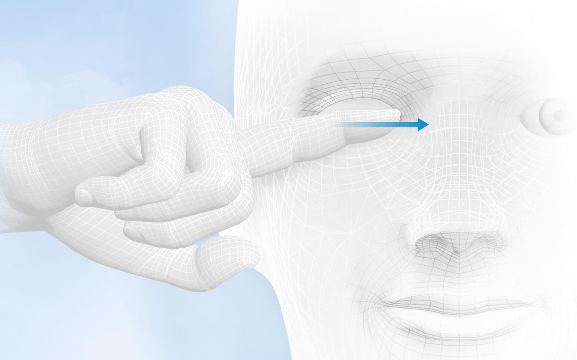 Etter massasjen, med øynene fortsatt lukket, skal du forsiktig rense øyelokkene fra utsiden og inn med en bomullspad dyppet i en øyerensevæske.