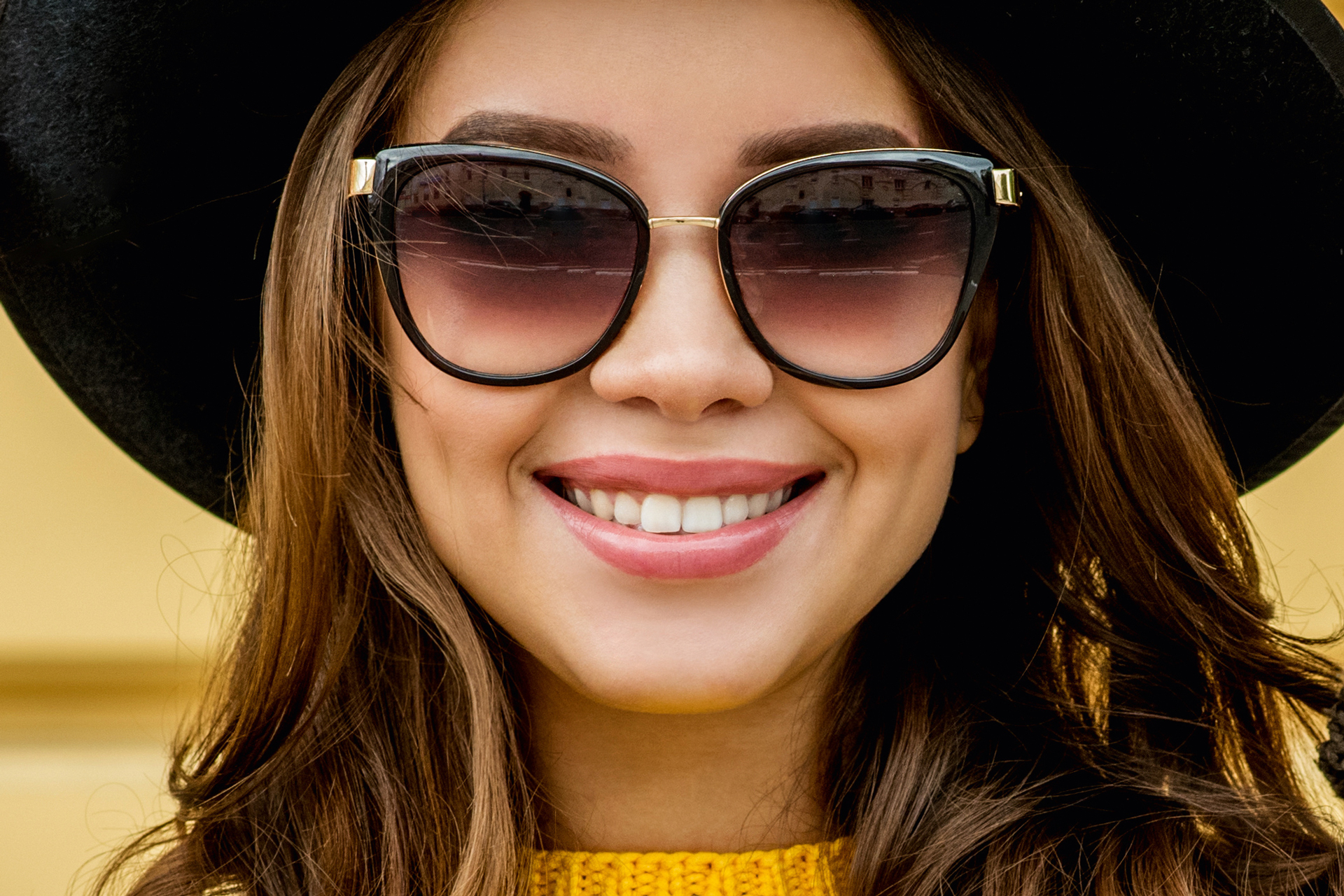 Solbriller er mer enn bare et motetilbehør – de skal beskytte øynene dine mot UV-stråling.