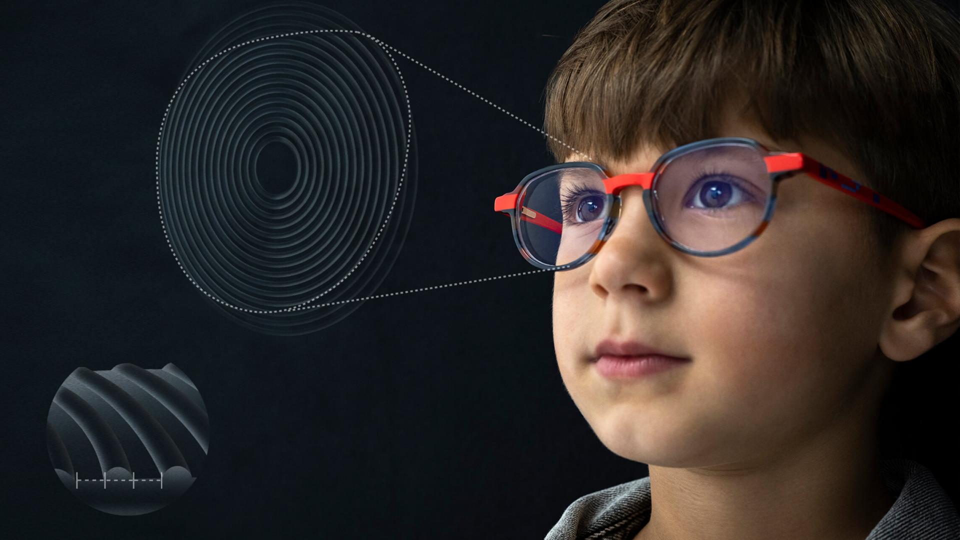 En nærbildeillustrasjon av ZEISS MyoCare-glassdesign for nærsynthet hos barn.