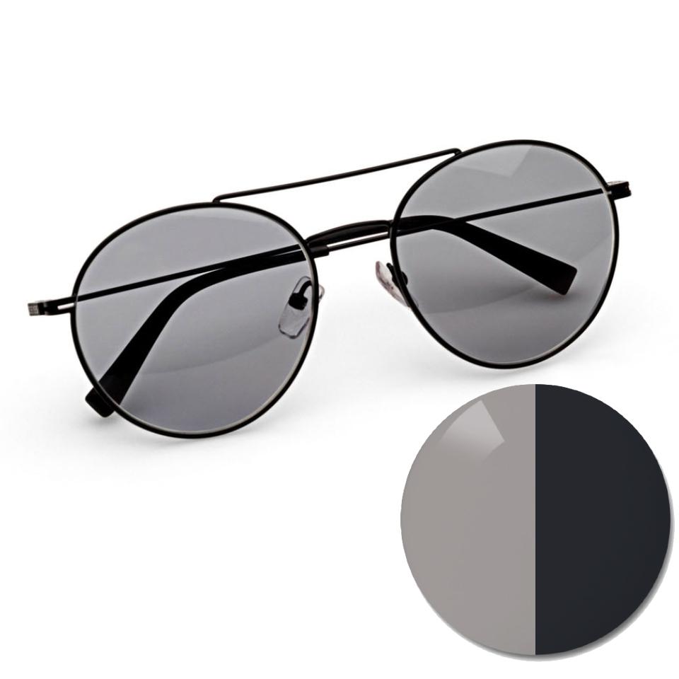 Briller med ZEISS AdaptiveSun ensfarget grå og en fargeprikk i lys og mørk tonet fargenyanse
