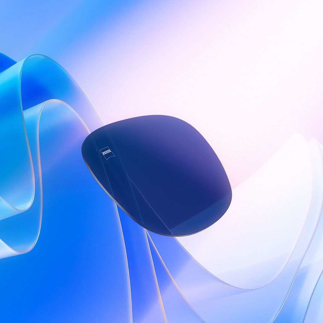 En CGI-visning av et farget glass som svever mot sollyset og viser hvordan glasset blokkerer UV-stråler